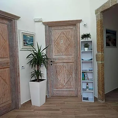 לינה וארוחת בוקר Antica Isola 3*