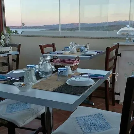 Antica Isola לינה וארוחת בוקר