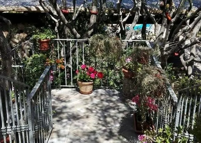 Bed & Breakfast Antica Isola 3*